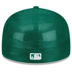 Men's Kansas City Royals New Era Green 2022 St. Patrick's Day 59FIFTY Fitted Hat -Field Ready Shop mens new era green kansas city royals 2022 st patricks day 59fifty fitted hat pi4418000 altimages ff 4418190 f9283b41a989b4876dd7alt4 full
